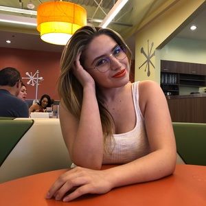 Meet your Posher, Perla